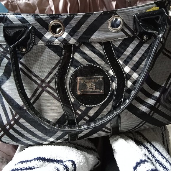 Burberry Bags New Burberry Purse Poshmark